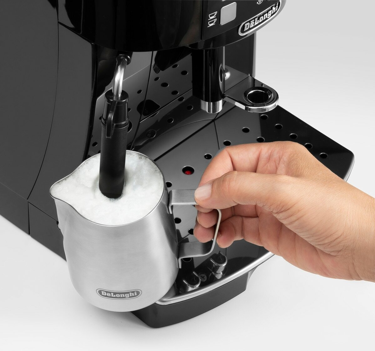 Кофемашина DeLonghi ECAM22.114.B
